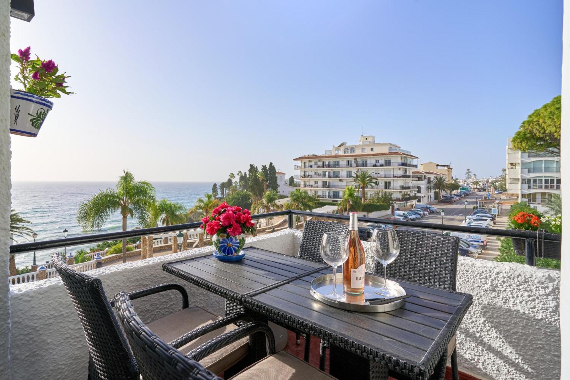 Spectacular Sea Views, 2 Bed,2 Bath Lägenhet Nerja Exteriör bild
