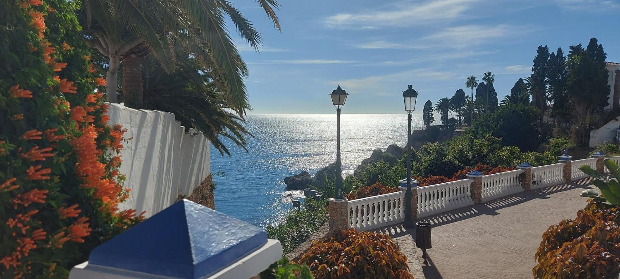 Spectacular Sea Views, 2 Bed,2 Bath Lägenhet Nerja Exteriör bild